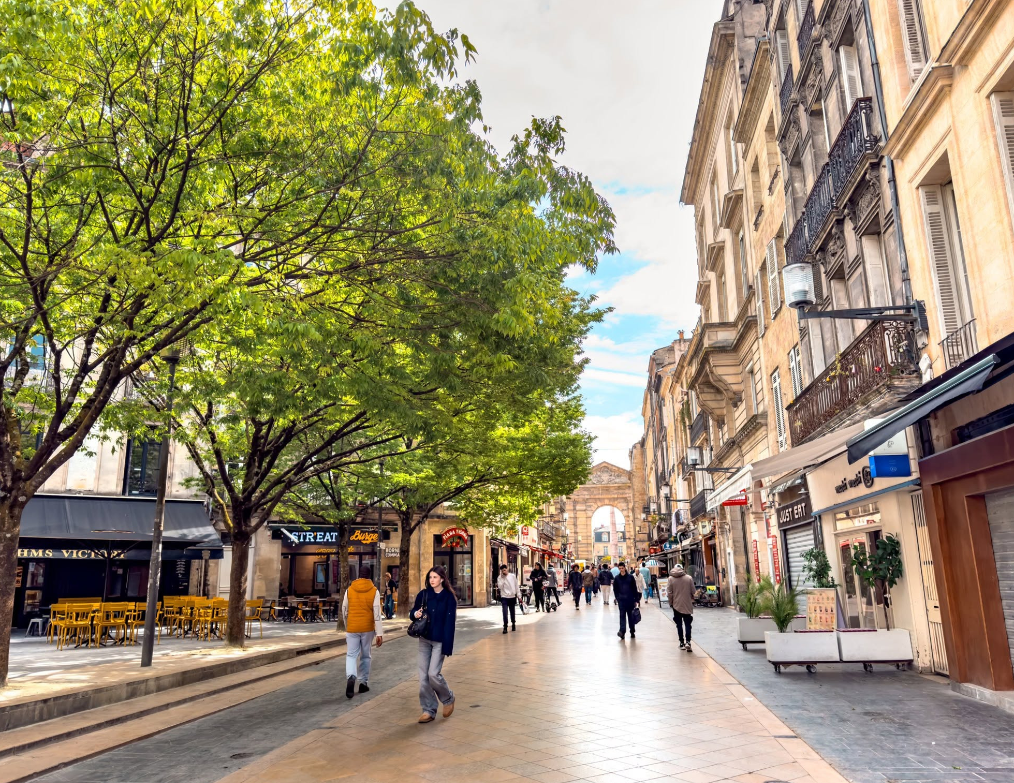 Bordeaux Travel Guide.png